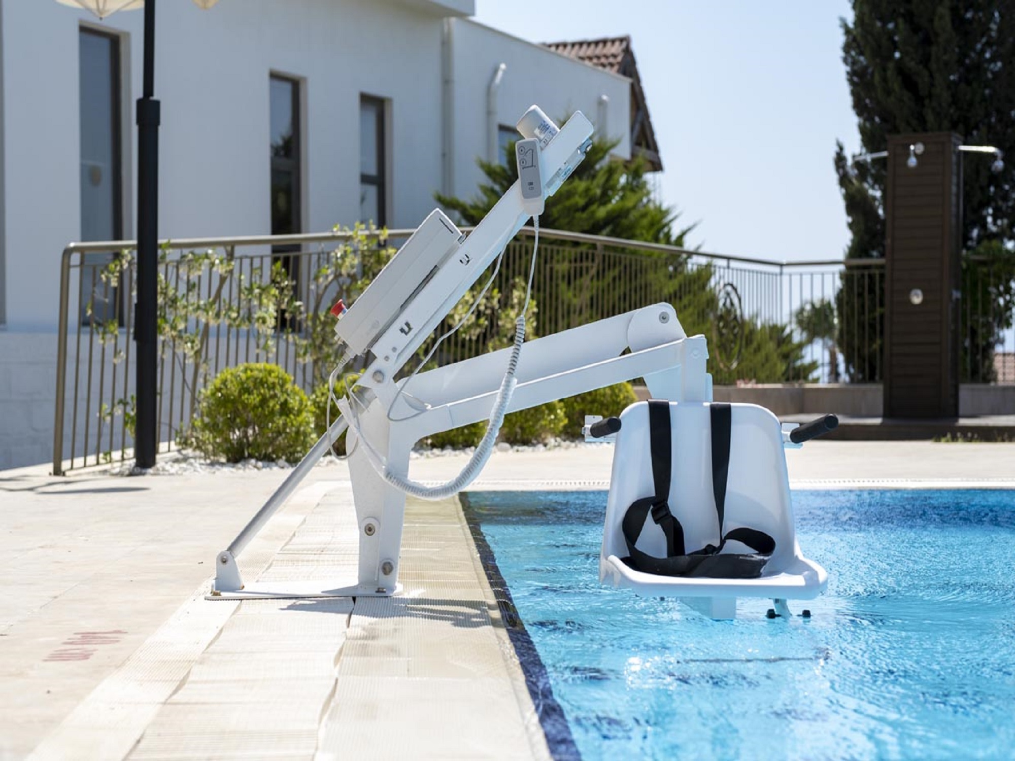 AmadaTech-portatif-havuz-lifti AmadaTech portatif havuz lifti